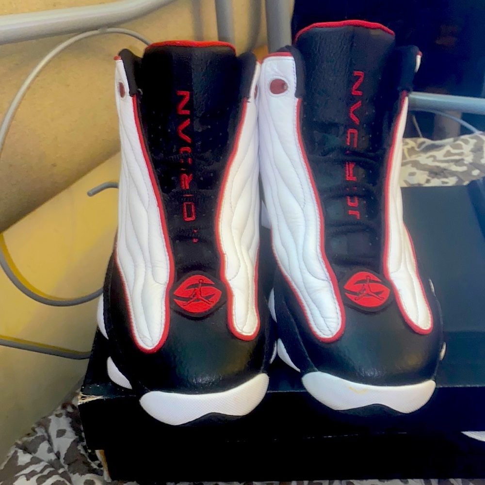 MEN’S JORDAN PRO-STRONG ( BLACK VARSITY RED/WHITE) SIZE 9US